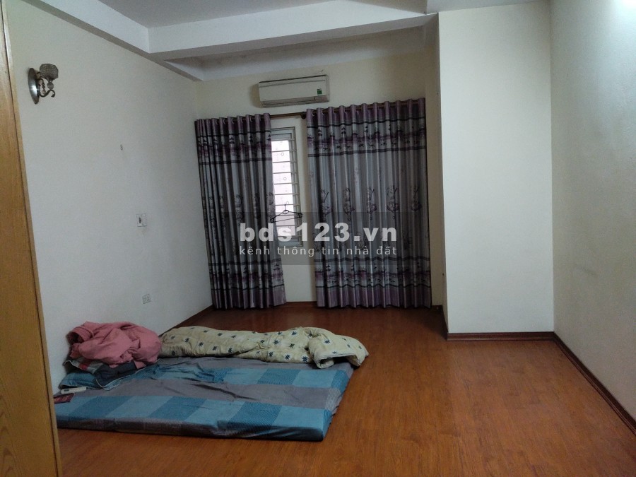Bán gấp nhà nguyên căn phố Ngọc Thụy đt 40m2, ngõ rộng giá tốt chỉ 3,15 tỷ