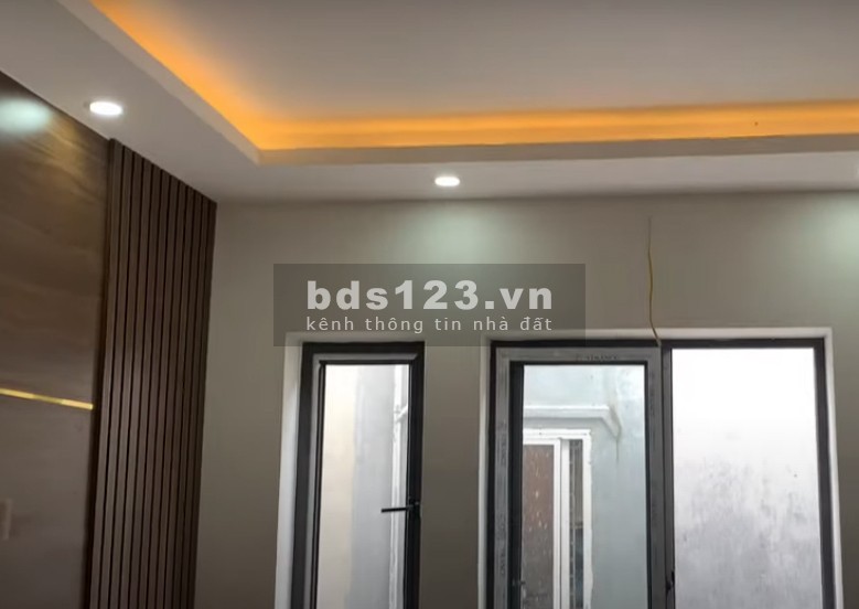 Bán nhà hẻm Tân Phú. Xe hơi tránh, diện tích sử dụng 51m2, 2 lầu đúc, chỉ hơn 5 tỷ