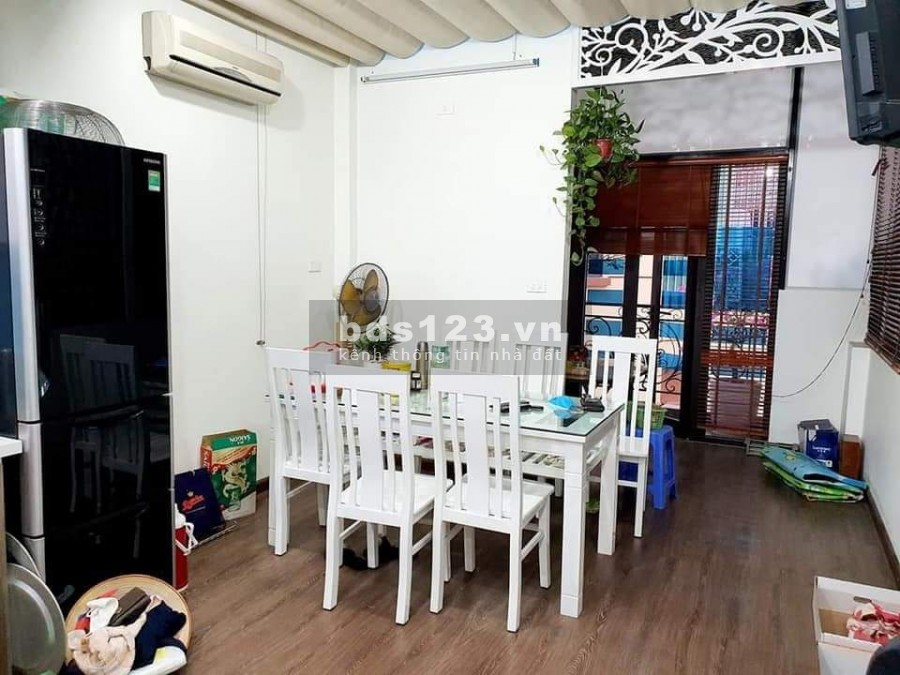 Bán nhà Vương Thừa Vũ, lô góc full nội thất, diện tích 39m2, giá bán 4.05 tỷ, lhcc