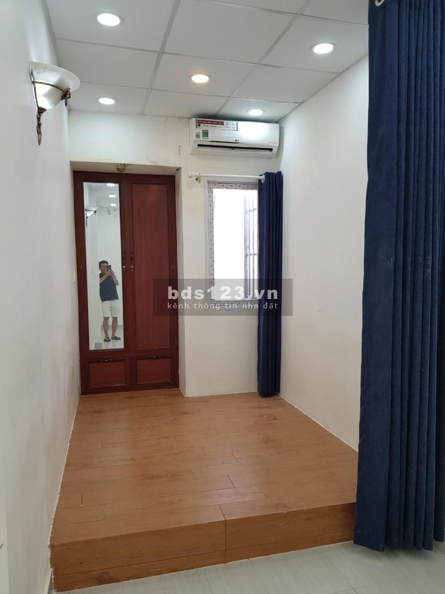 Bán nhà nguyên căn Nguyễn Văn Cừ, Quận 1, dtsd 30m2, giá nhỉnh 4 tỷ, lhcc