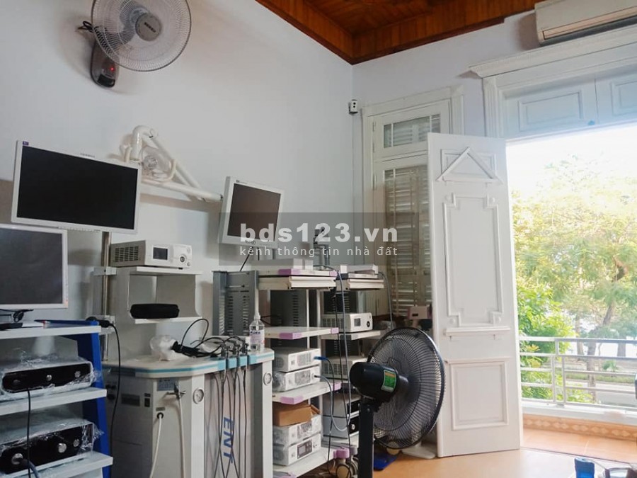 Bán nhà nguyên căn mặt phố vỉa hè lớn 36m, view hồ Linh Đàm, kinh doanh đỉnh