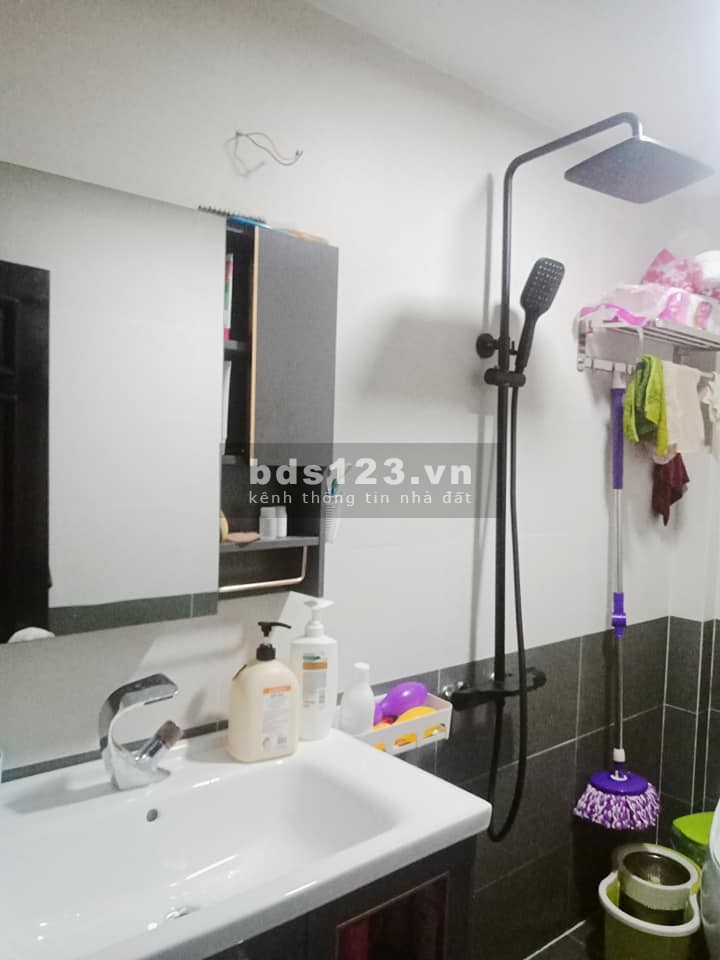 Bán nhà nguyên căn mặt phố vỉa hè lớn 36m, view hồ Linh Đàm, kinh doanh đỉnh