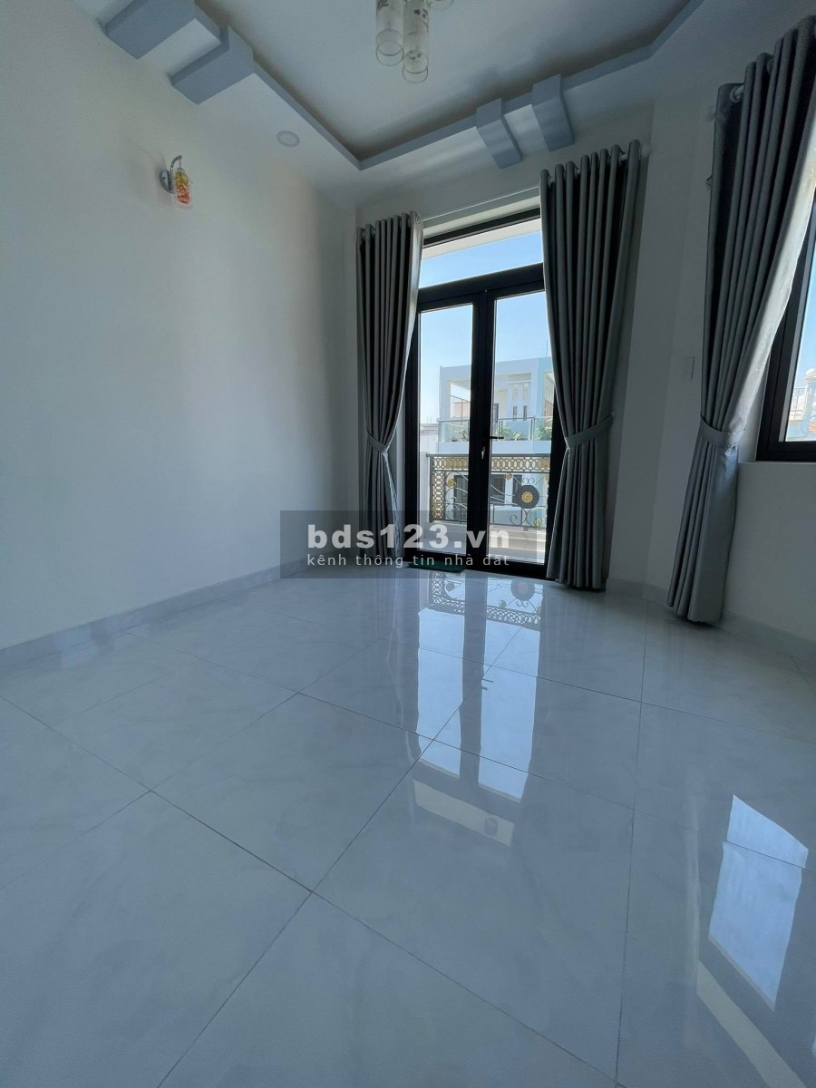 Bán gấp nhà giá rẻ dt 68m2, 5 tầng giá chỉ 6.6 tỷ, Quang Trung Gò Vấp, còn thương lượng