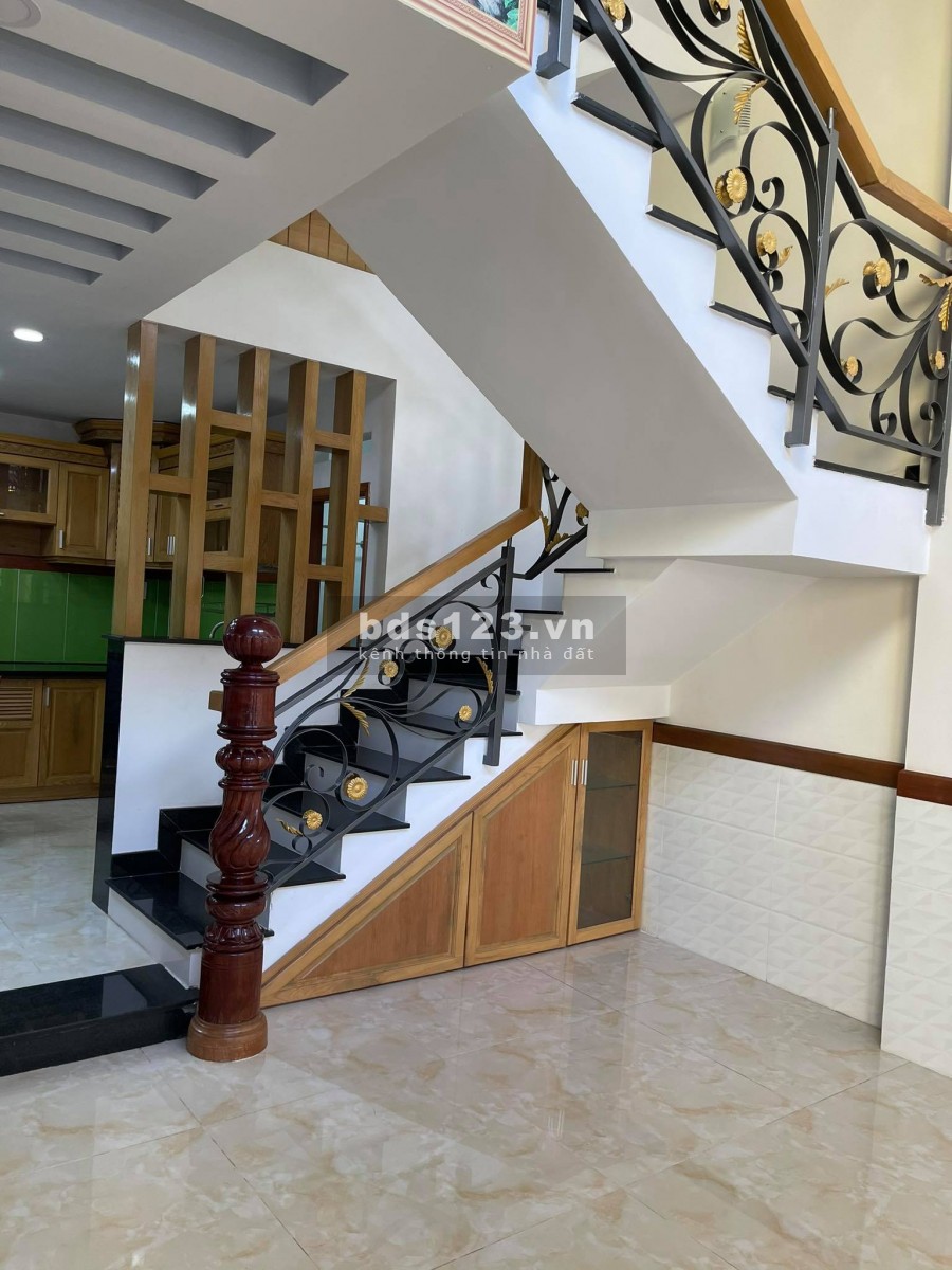 Bán gấp nhà giá rẻ dt 68m2, 5 tầng giá chỉ 6.6 tỷ, Quang Trung Gò Vấp, còn thương lượng