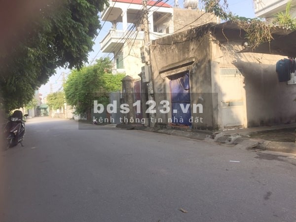 Bán nhà tổ 15 Thạch Bàn 40m2 x 4 tầng, 3.8m mặt tiền, giá 3.55 tỷ. Ô tô tránh, kinh doanh.