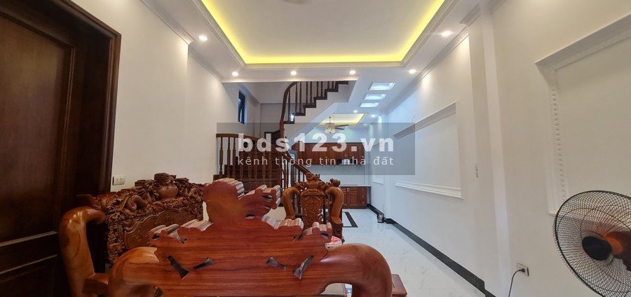 Nhà nguyên căn đẹp Long Biên, lô góc đường lớn thiết kế đẹp, giá 5,5 tỷ, lhcc