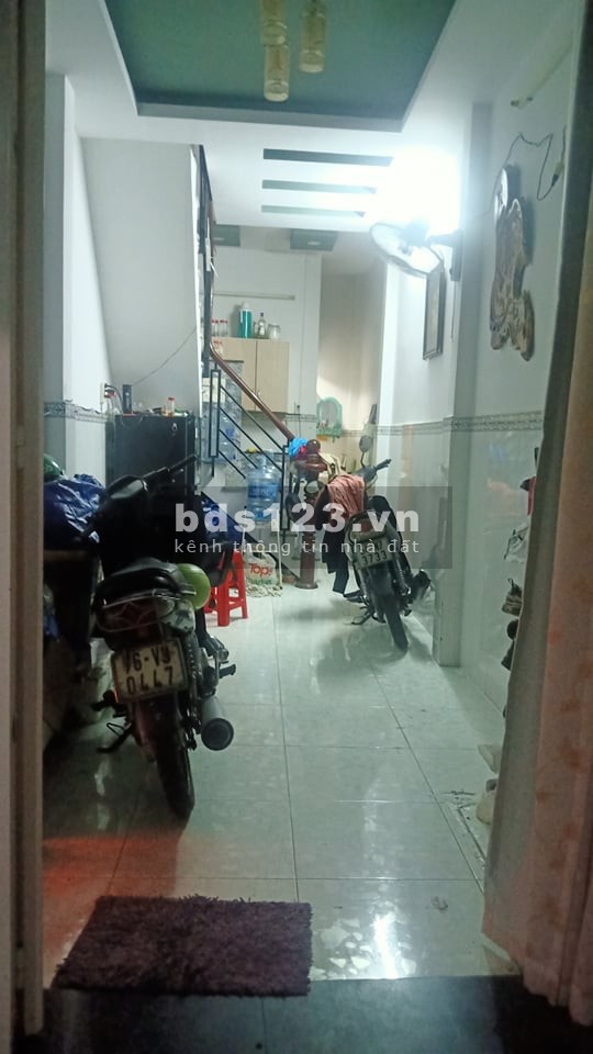 Chỉ Nhỉnh 4 tỷ có ngay 90m2 ngang 5 x 18 nhà Q7, Ngay trục đường chính Huỳnh Tấn Phát