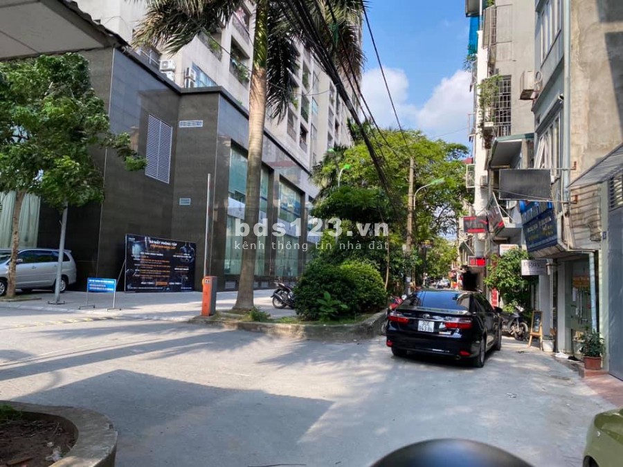 Bán nhà phố Chùa Bộc Đống Đa, ô tô đỗ cửa, kinh doanh đa dạng dt 100m2, giá sốc 4.5 tỷ