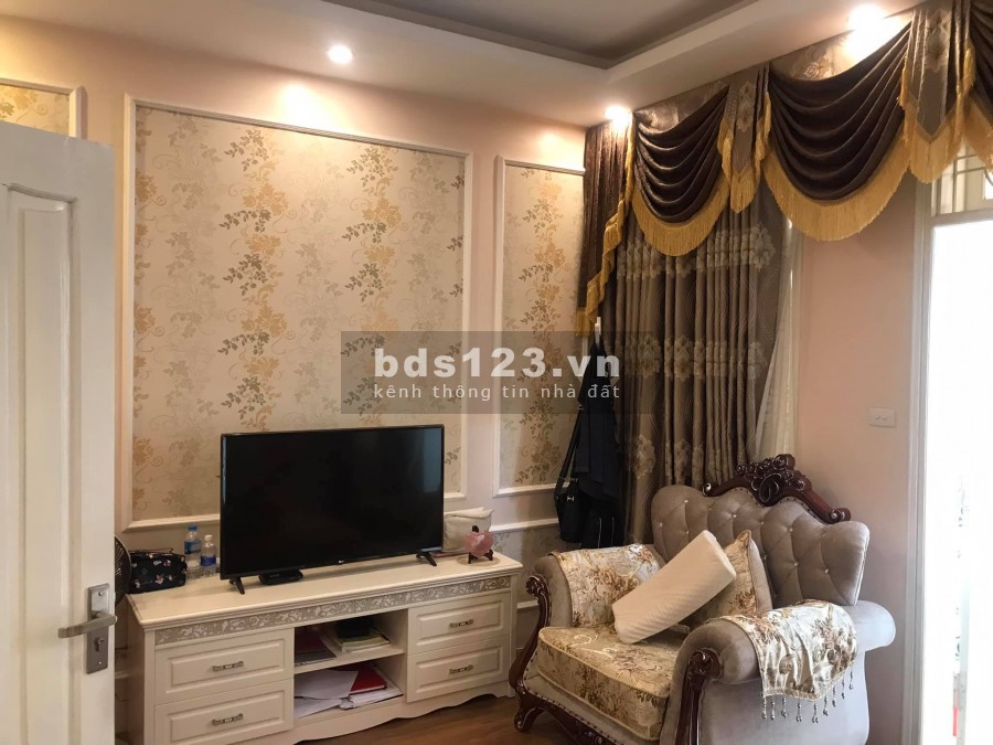 Bán nhà phố Chùa Bộc Đống Đa, ô tô đỗ cửa, kinh doanh đa dạng dt 100m2, giá sốc 4.5 tỷ