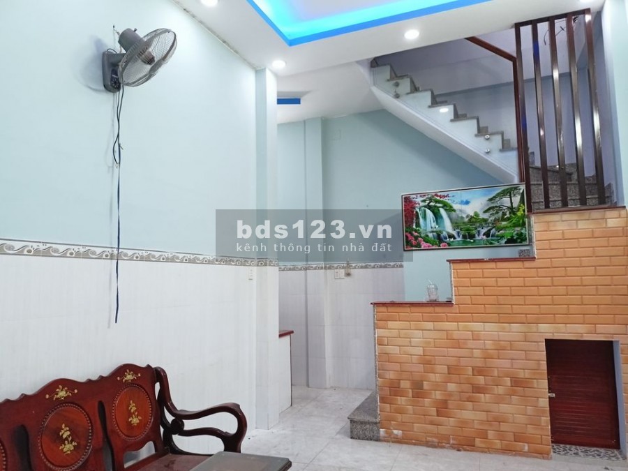 Chỉ 2.5 tỷ Đoàn Văn Bơ Quận 4, một trệt một lầu, không quy hoạch lộ giới sổ đẹp