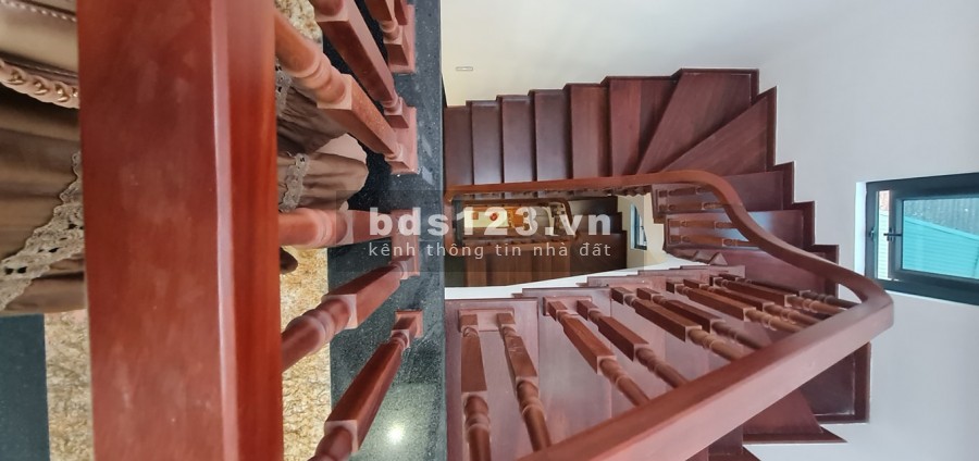 Nhà nguyên căn đẹp Long Biên, lô góc đường lớn thiết kế đẹp, giá 5,5 tỷ, lhcc