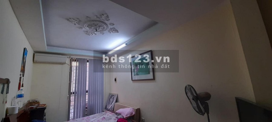 Bán nhà phố Thịnh Quang, ô tô tải đỗ cửa, mt rộng, 5 tầng đúc, giá 3.3 tỷ
