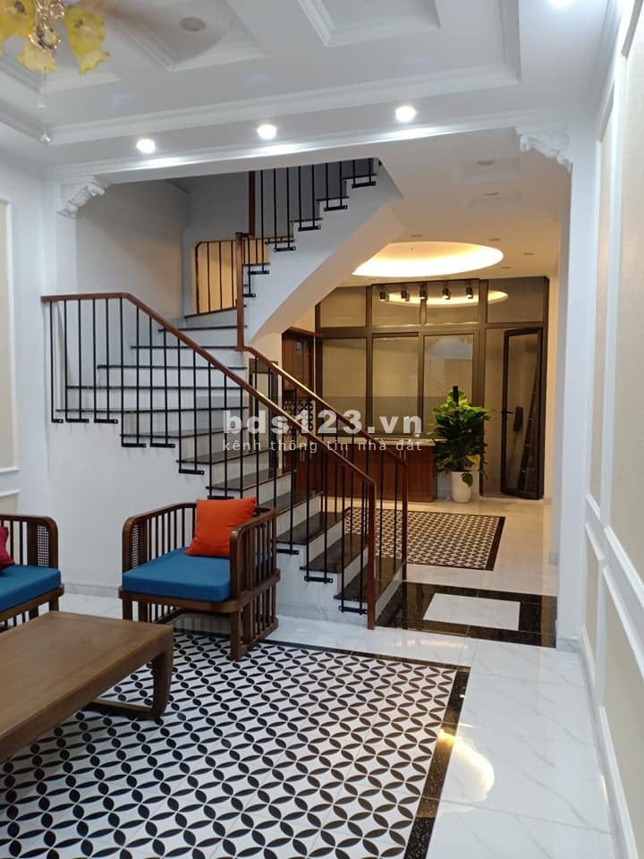 Bán nhà nguyên căn Quận Hai Bà Trưng dt 52m2 5 tầng, giá nhỉnh 4 tỷ, lh 0817750699