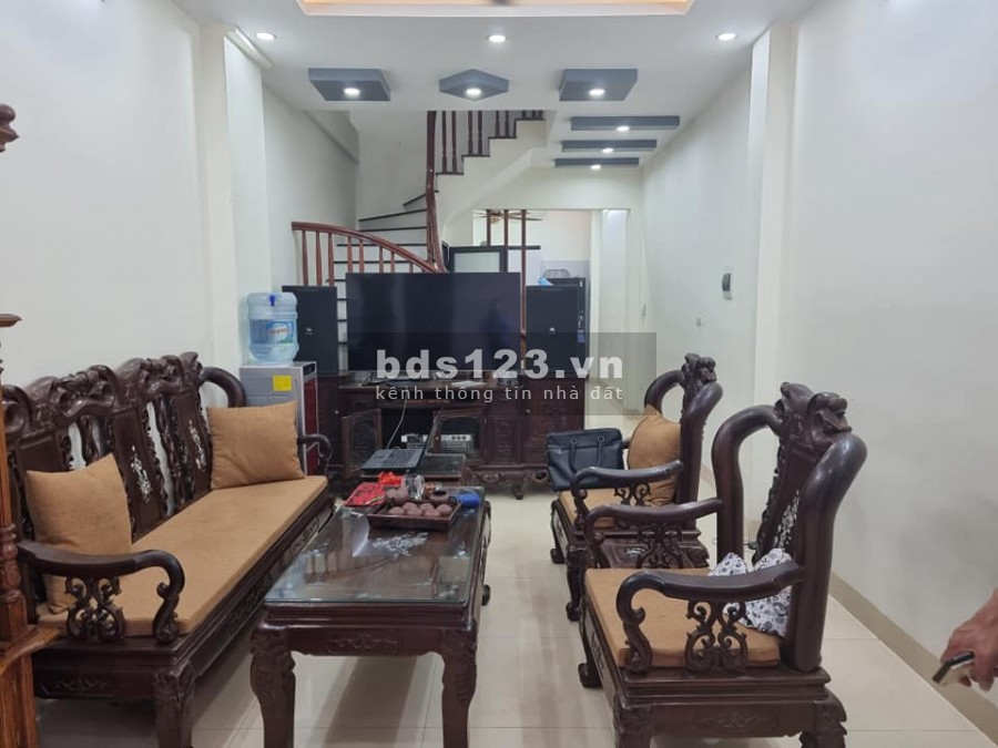 Bán nhà Lê Quang Đạo 30m2 ,an sinh tuyệt vời với 4 phòng ngủ, giá đúng 3 tỷ.