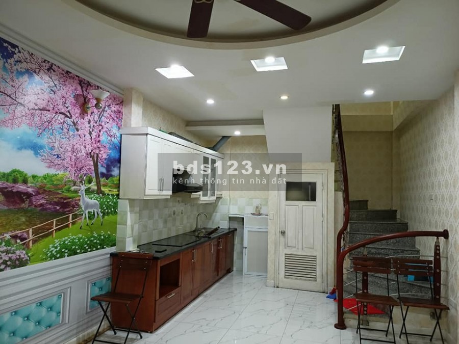 Bán nhà phân lô Hoàng Quốc Việt 5.35 tỷ. Mada3 đỗ cửa, thoáng sáng rực rỡ