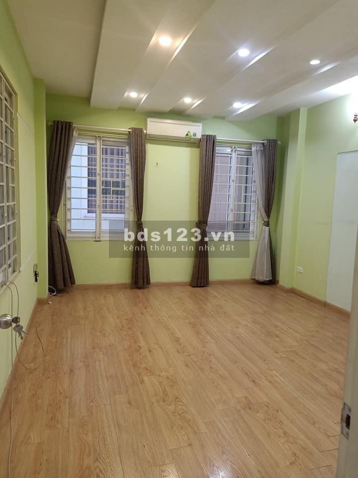 Bán nhà phân lô Hoàng Quốc Việt 5.35 tỷ. Mada3 đỗ cửa, thoáng sáng rực rỡ