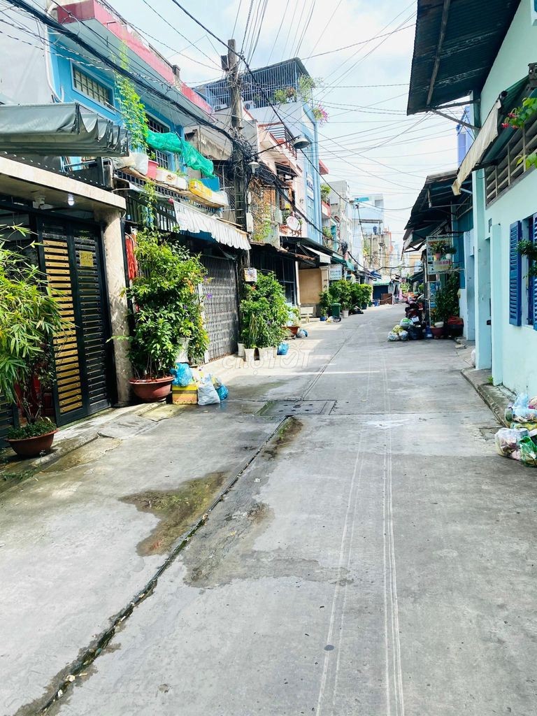 Chính chủ bán nhà ở đường Khuông Việt, Quận Tân Phú Siêu đẹp, giá cực hấp dẫn