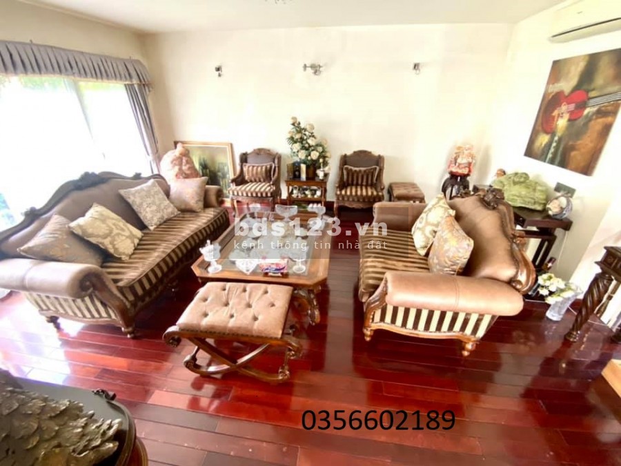 Bán gấp biệt thự sân vườn siêu phẩm có 102 tại Long Biên, dt 720m2, giá 140 triệu/m2