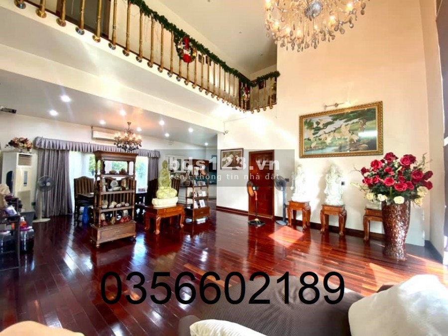 Bán gấp biệt thự sân vườn siêu phẩm có 102 tại Long Biên, dt 720m2, giá 140 triệu/m2