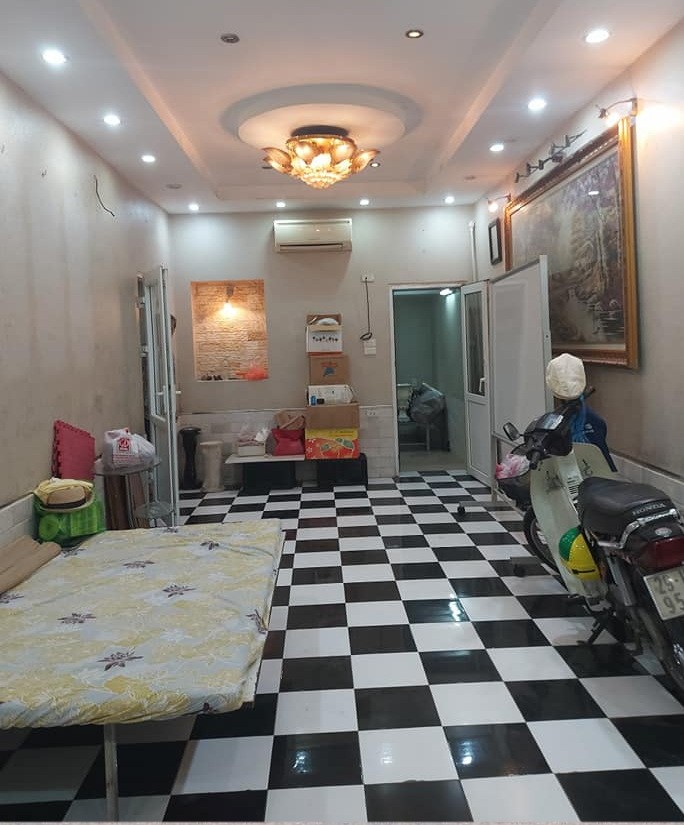 Bán nhà Nguyễn Chí Thanh dt 52m 2 thoáng sát mặt phố ngõ thẳng ô tô Kinh doanh