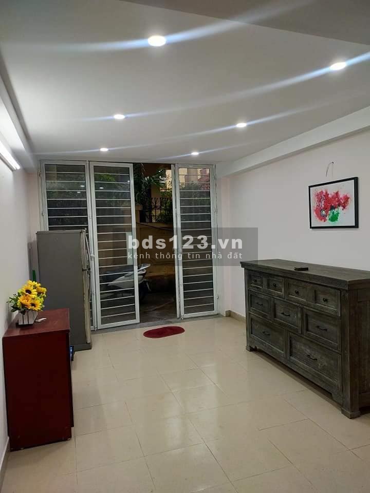 Bàn nhà Tư Đình Long Biên, dt 50m2 5 tầng, rộng rẻ đẹp, ô tô đõ cửa, gần Cổ Linh