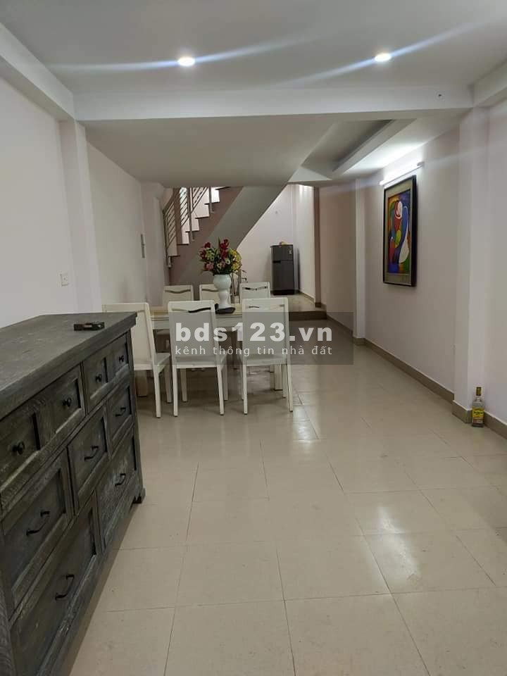Bàn nhà Tư Đình Long Biên, dt 50m2 5 tầng, rộng rẻ đẹp, ô tô đõ cửa, gần Cổ Linh