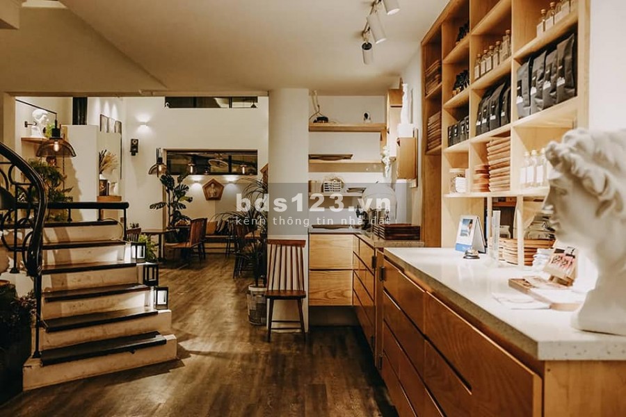 Nhà Mặt Phố Đường Tây Hồ Quảng An lô góc 4 thoáng dt 202m2 mặt tiền 8m, giá 82 tỷ