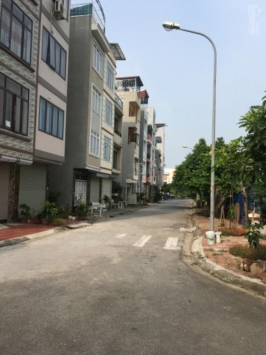 Phân lô Giang Biển 5 tầng, vỉew công viên, ô tô tránh, vỉa hè rộn, giá nhỉnh 4 tỷ, lhcc