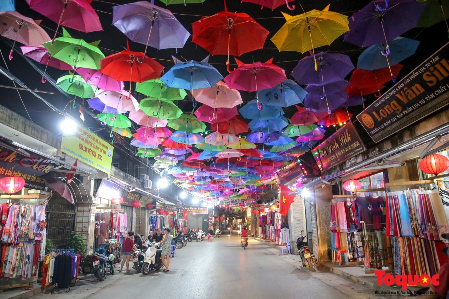 Siêu hiếm hỉ 3xx tỷ, có nhà 4 tầng, 4m ô tô kinh doanh, ngõ thông, ô tô đỗ cửa