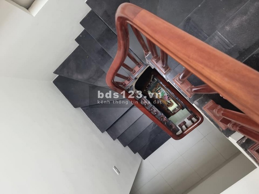 Bán nhà Lê Quang Đạo 30m2 ,an sinh tuyệt vời với 4 phòng ngủ, giá đúng 3 tỷ.
