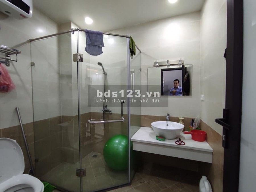 Nhà đẹp gần phố Thạch Bàn, Long Biên, chủ tự xây tặng nội thất, dt 47m2, 5 tầng, mt 6.5m, giá 3.45 tỷ