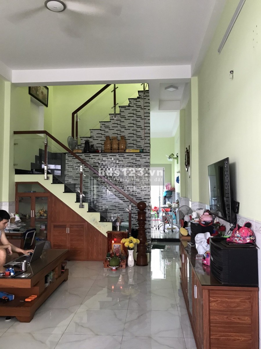 Bán nhà đường 16, Linh Trung, Quận Thủ Đức, dt 4mx18m, giá…