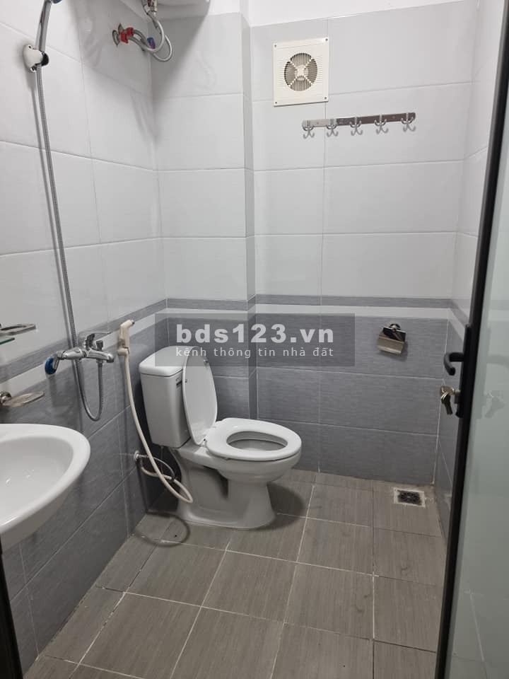 Bán nhà Lê Quang Đạo 30m2 ,an sinh tuyệt vời với 4 phòng ngủ, giá đúng 3 tỷ.