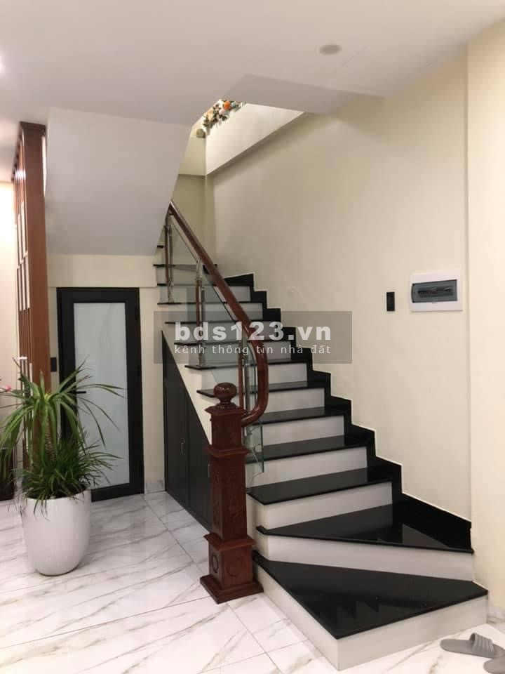 Nhà đẹp 2 thoáng Cổ Linh Quận Long Biên dt 56m2, 4 tầng đúc, full nội thất