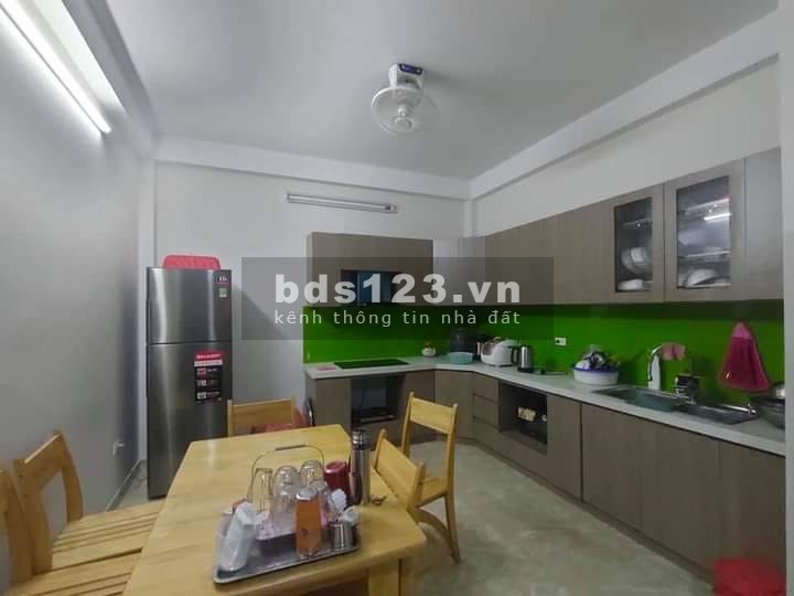 Nhà ở Ngọc Lâm có 1 0 2 view Chợ ô tô giá bán 4.5 tỷ, liên hệ 0974640681