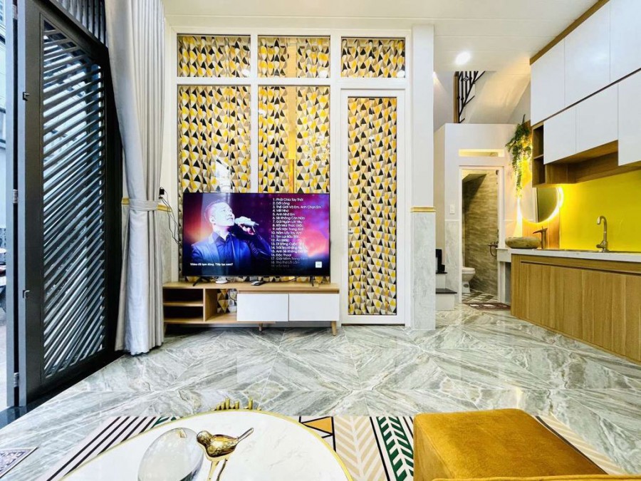 Bán nhà hẻm 156 Tô Hiến Thành Quận 10, mặt tiền 4m, giá tốt, sổ riêng chính chủ