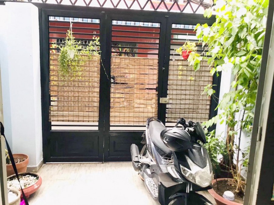 Bán nhà hẻm xe hơi đường Tô Hiến Thành Quận 10, diện tích 4x10m, gần Big C