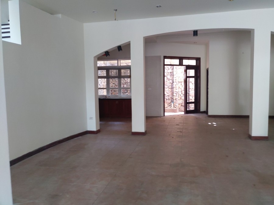 Bán nhà mặt phố Ngọc Thuỵ - Long Biên diện tích sử dụng 220m2, MT 9m, nhỉnh 13 tỷ