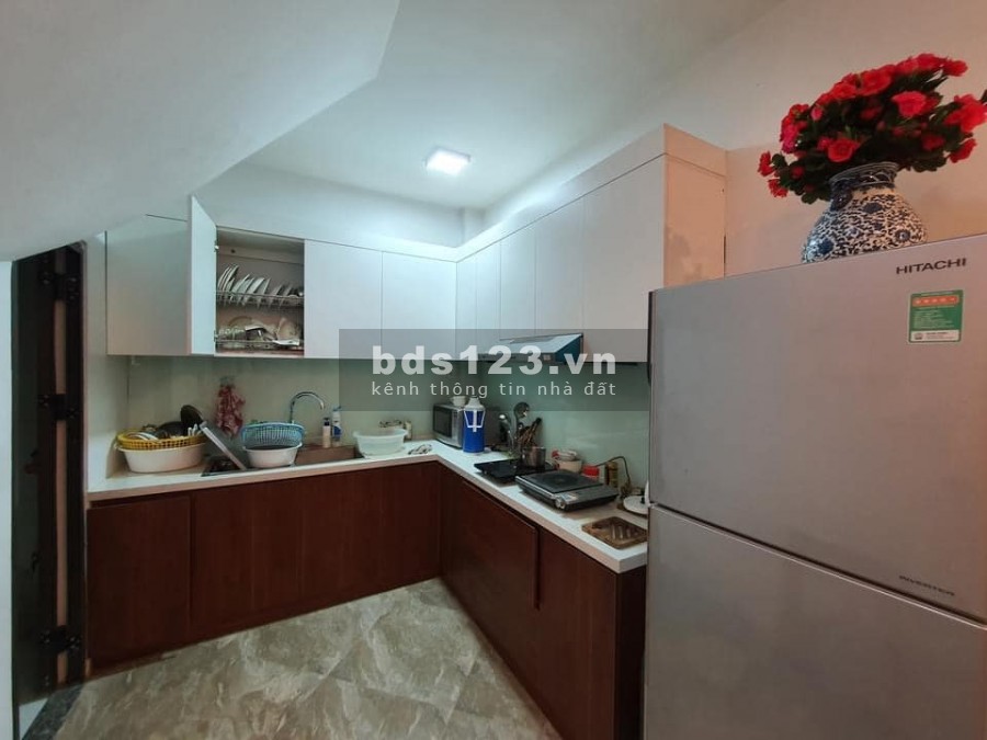 Bán nhà Ngọc Khánh, ô tô đỗ cổng, giá bán chỉ nhỉnh 4 tỷ, sổ đỏ chính chủ