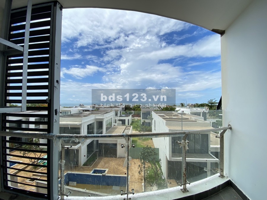 Mở Bán Căn Vip Tầng 12 Căn 128m2 giá 4,7 Tỷ, Ưu Đãi 399tr, CK6%, NH Hỗ Trợ 0% Lãi Suất. LH 0909689884