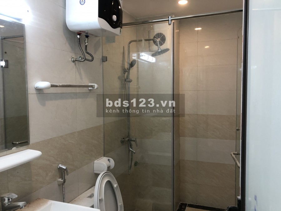 Mặt phố trung tâm Quận Hoàng Mai, dt 45m2 xây mới có thang máy, SĐCC.