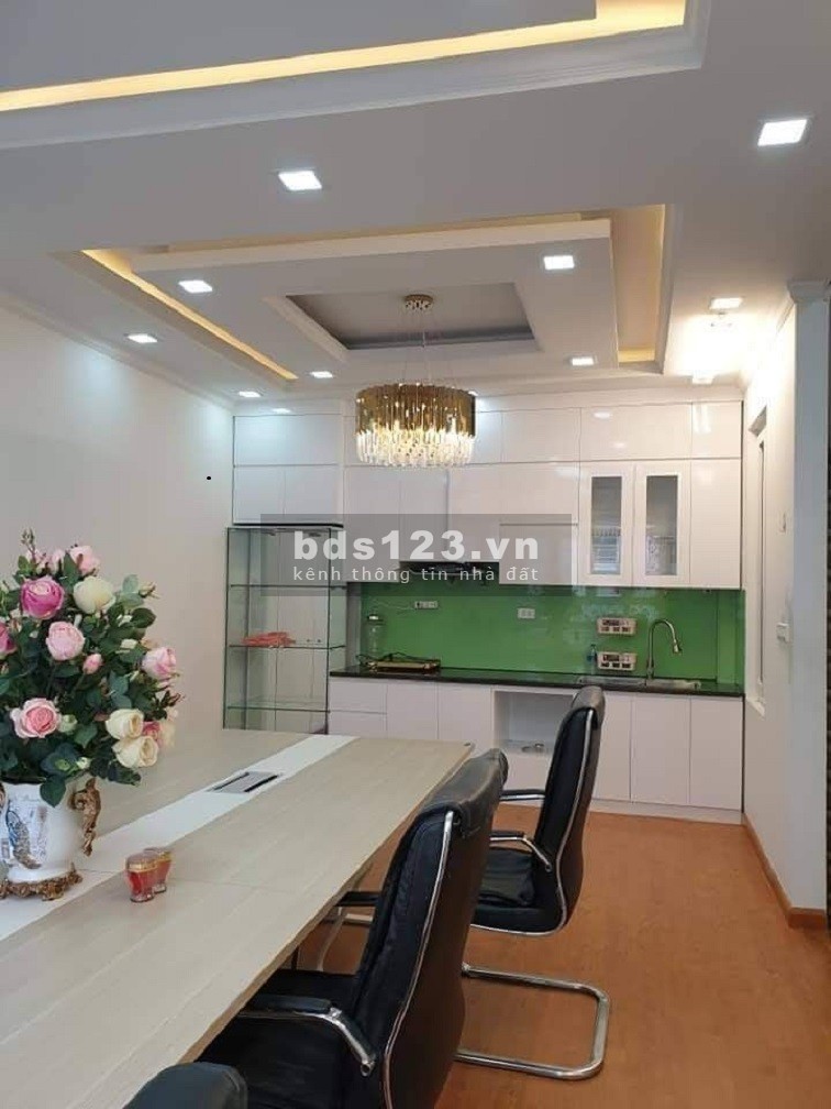 Bán nhà Lê Đức Thọ, phân lô ô. tô nội thất Vip dt 42m2, đúc 5 tầng, mt 4m, giá 3.5 tỷ, lhcc