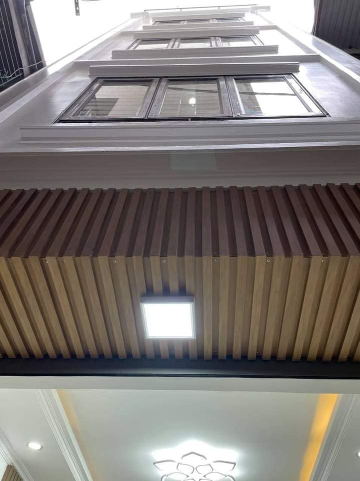 Bán nhà Đa Sỹ, Hà Đông diện tích 42m2, 5 tầng, giá 2,7 tỷ (Tặng nội thất xịn)
