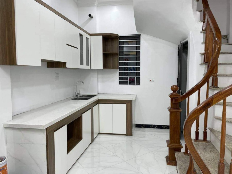 Bán nhà Đa Sỹ, Hà Đông diện tích 42m2, 5 tầng, giá 2,7 tỷ (Tặng nội thất xịn)