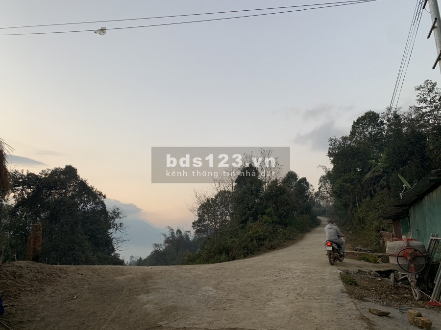 Bán đất nền Y Tý, Sapa 2 mặt đường quay đầu xe được, khu dân cư đông đúc