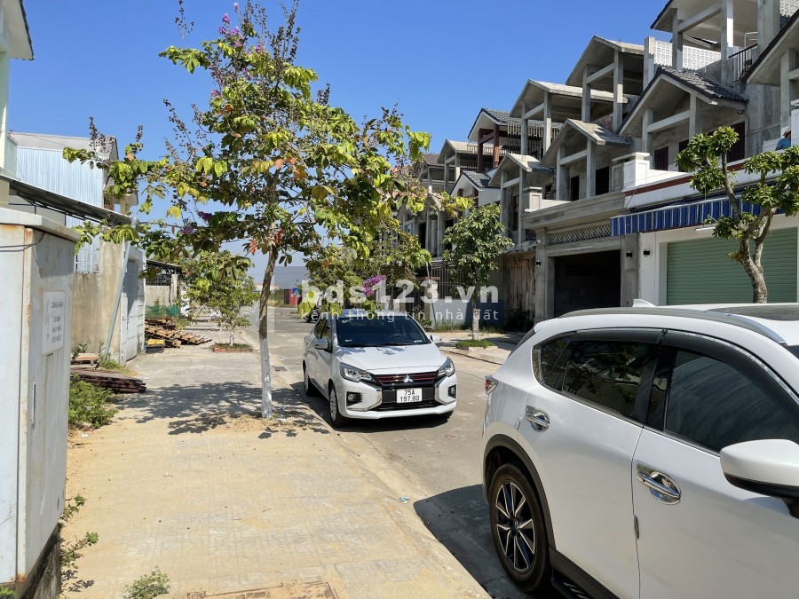 Hàng Hiếm ! Lô Đất Đẹp Giá Tốt Khu D Huế Green Giá Chỉ 2,4x tỷ Chốt Trong Ngày