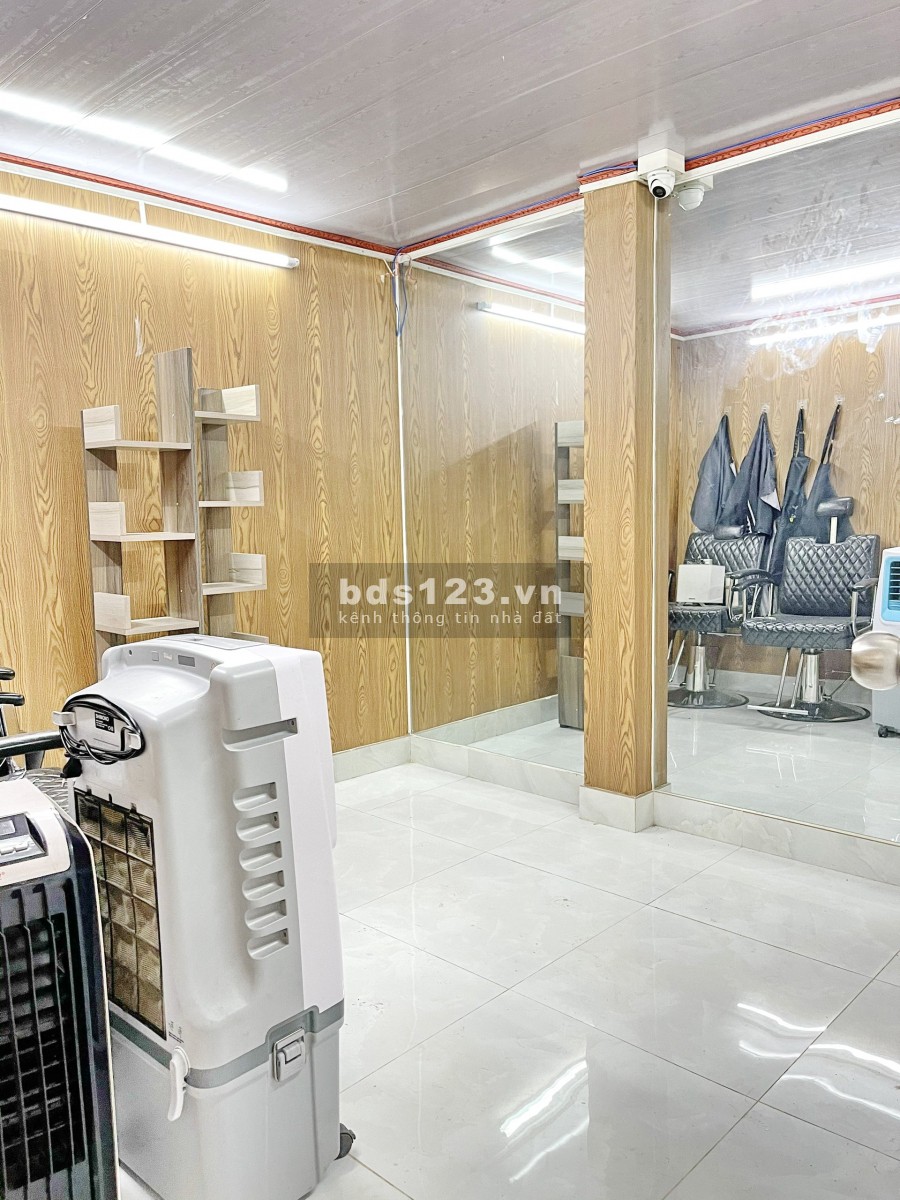 Bán nhà nguyên căn mặt tiền kinh doanh nằm ngay chợ Phú Thuận, Quận 7, giá 6.5 tỷ