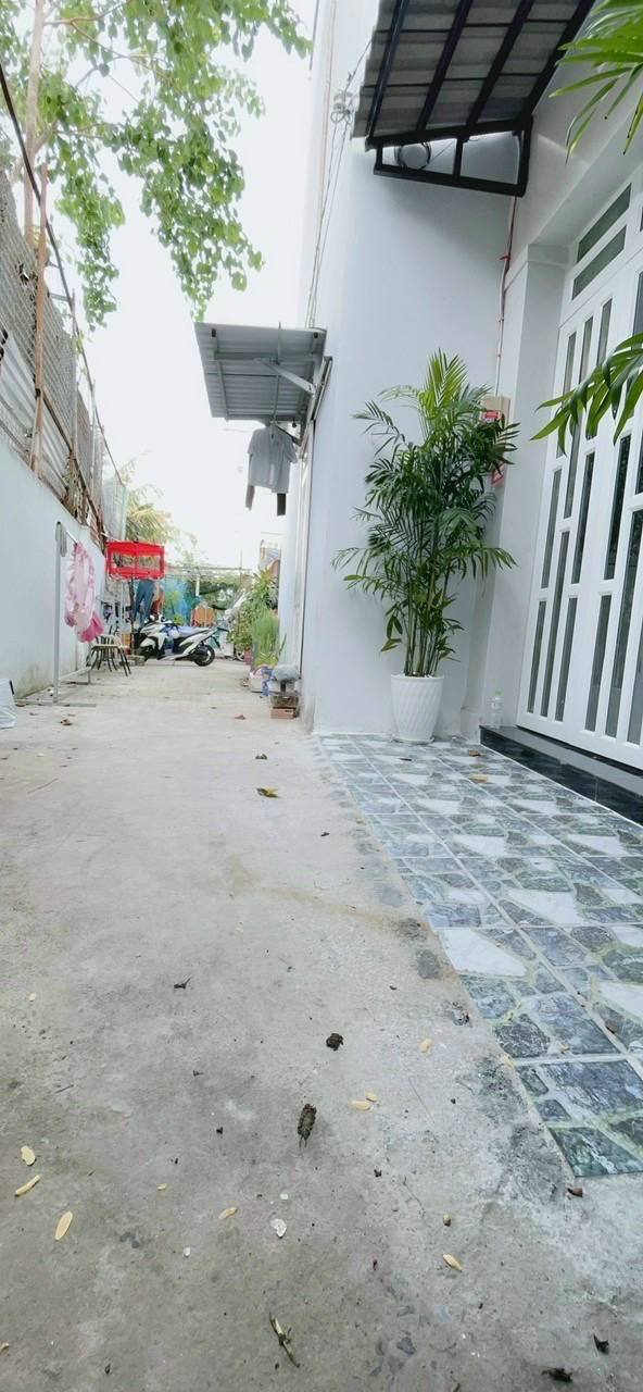 Bán nhà hẻm xe hơi 1 trệt, 2 lầu Đào Tông Nguyên, huyện Nhà Bè, giá bán 1.92 tỷ