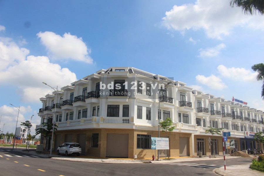 Bán nhà mặt tiền ngay thành phố Tân Uyên