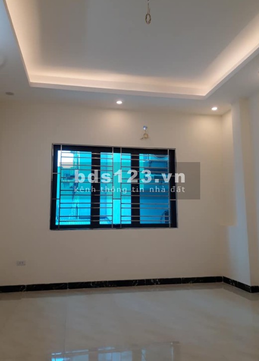 Bán nhà Cầu Diễn, gara ô tô nội thất dt 37m2, 4 tầng, mặt tiền rộng, chỉ 3.75 tỉ
